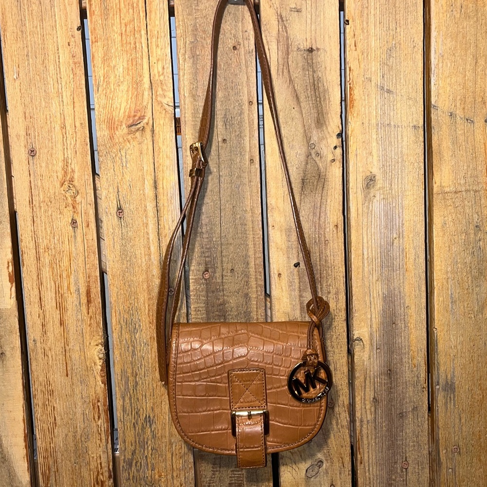 Bag Is In Very Good Condition - image 3